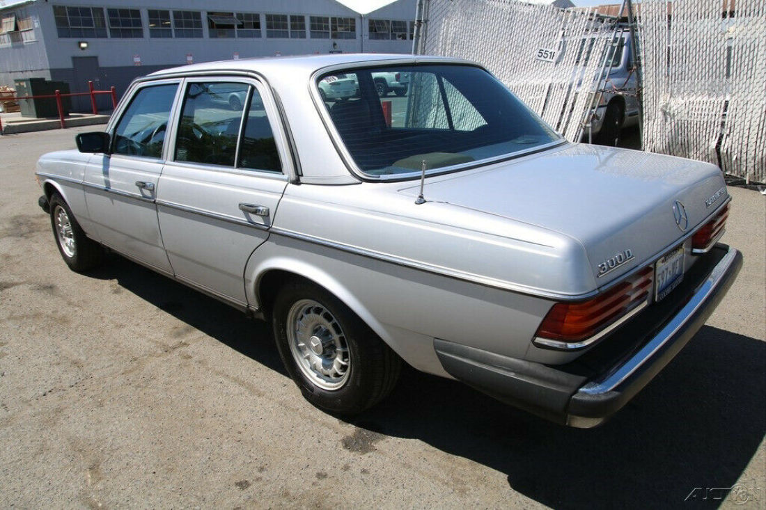 1983 Mercedes-Benz 300-Series 300 D - photo 3