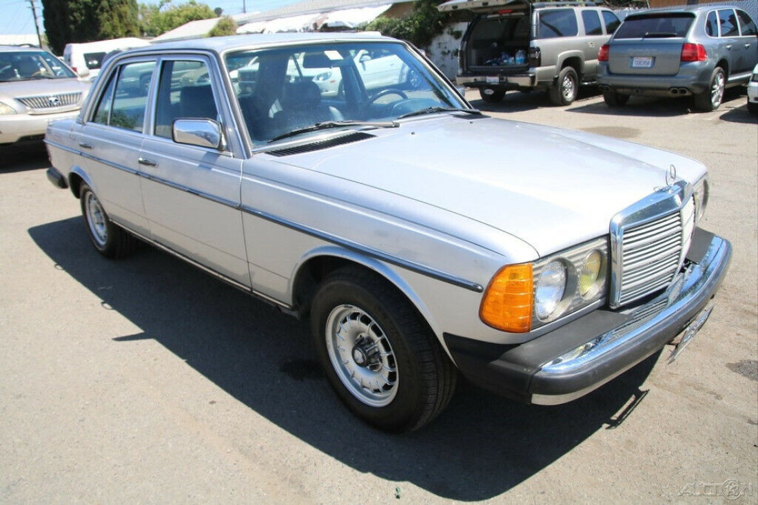 1983 Mercedes-Benz 300-Series 300 D - photo 7