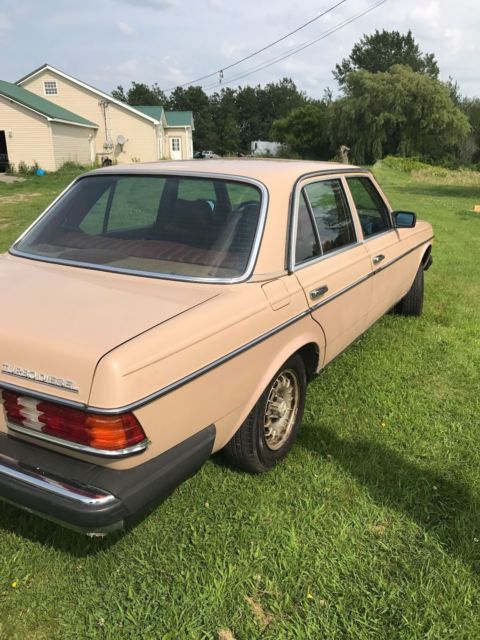 1983 Mercedes-Benz 300-Series turbo-diesel - photo 4