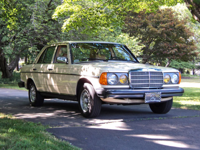 1983 Mercedes-Benz 300-Series