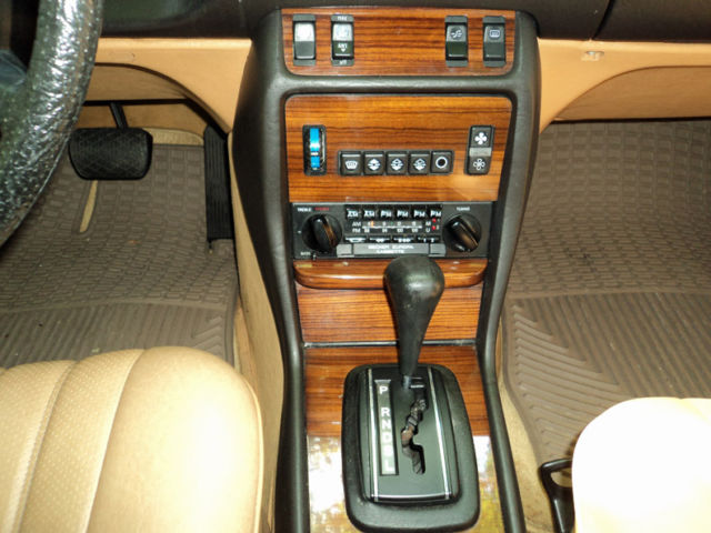 1983 Mercedes-Benz 300-Series - photo 13