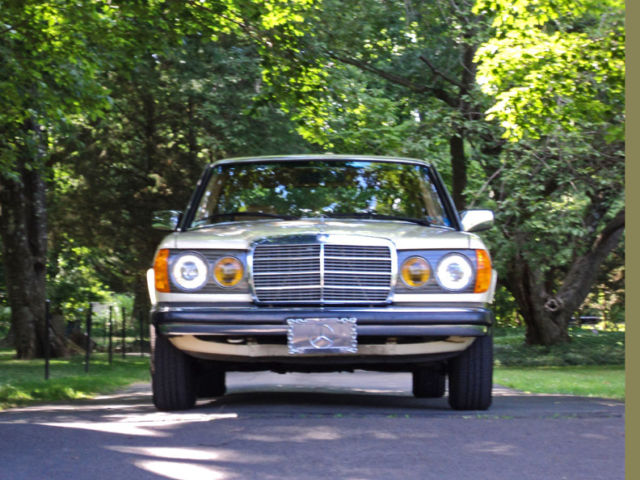 1983 Mercedes-Benz 300-Series - photo 3