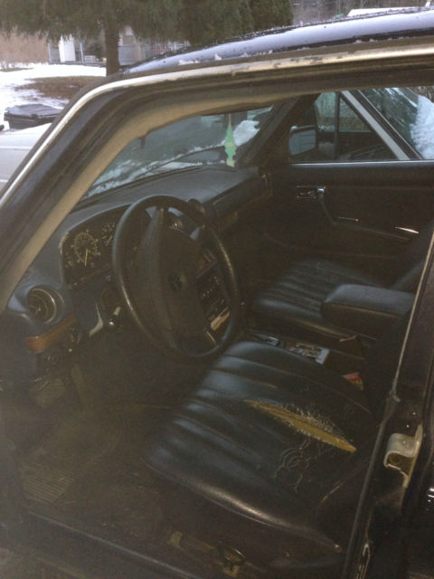 1983 Mercedes-Benz 300-Series base - photo 6