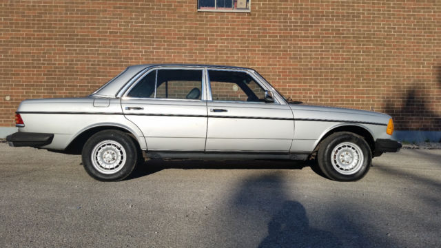 1983 Mercedes-Benz 300-Series - photo 4
