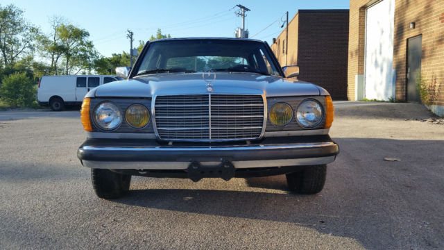 1983 Mercedes-Benz 300-Series - photo 6