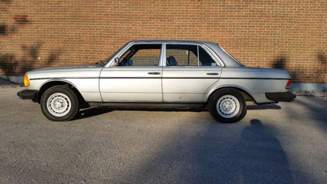 1983 Mercedes-Benz 300-Series - photo 7
