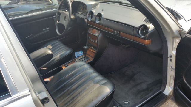 1983 Mercedes-Benz 300-Series - photo 9