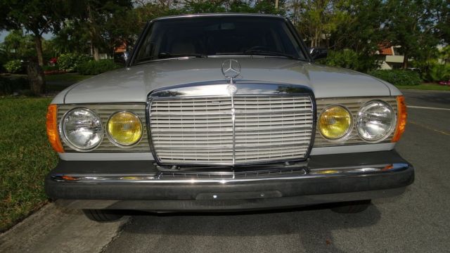 1983 Mercedes-Benz 300-Series SEE FULL ITEM DESCRIPTION BELOW - photo 8