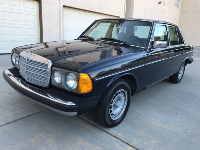 1983 MERCEDES-BENZ 300DT 1983 Mercedes-Benz 300-Series