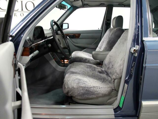 1983 Mercedes-Benz 300-Series 300SD - photo 7