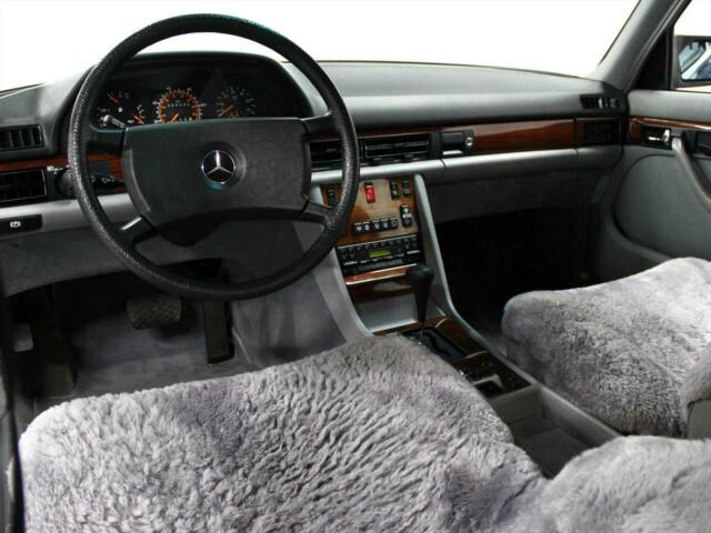 1983 Mercedes-Benz 300-Series 300SD - photo 8