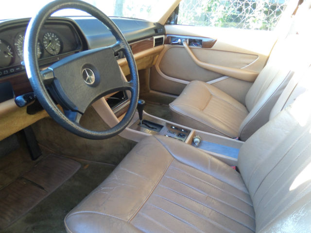 1983 Mercedes-Benz 300-Series - photo 6
