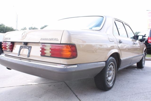 1983 Mercedes-Benz 300-Series 300SD Turbodiesel W126 FLORIDA CARFAX NO RESERVE! - photo 9