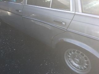 1983 Mercedes-Benz 300-Series Base Wagon 4-Door - photo 2