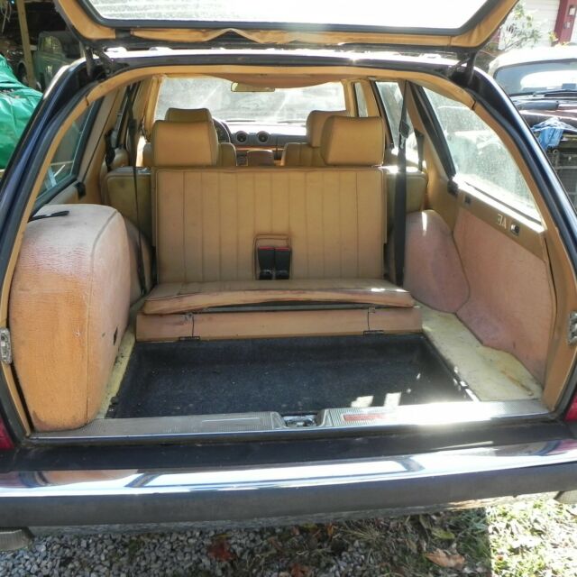 1983 Mercedes-Benz 300-Series Wagon - photo 12