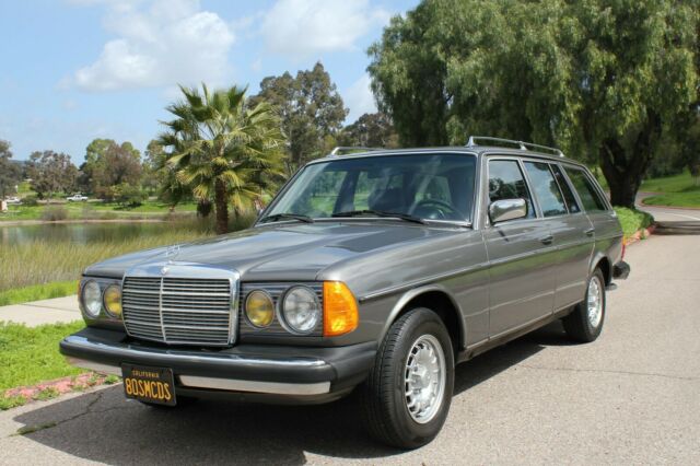 1983 Mercedes-Benz 300TD Turbo Diesel Station Wagon 1983 Mercedes-Benz 300-Series