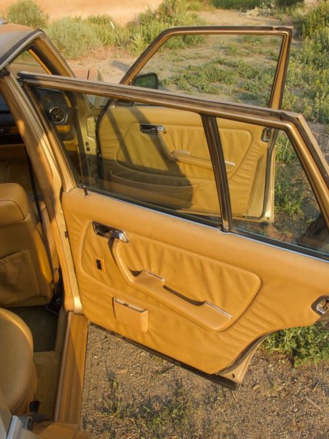 1983 Mercedes-Benz 300-Series - photo 13