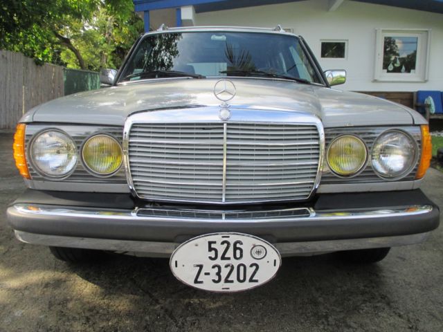 1983 Mercedes Benz 300TD turbodiesel wagon estate W123 1983 Mercedes-Benz 300-Series W123