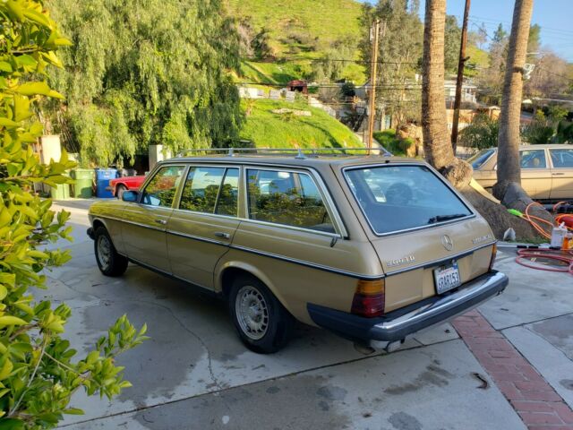 1983 Mercedes-Benz 300-Series - photo 4