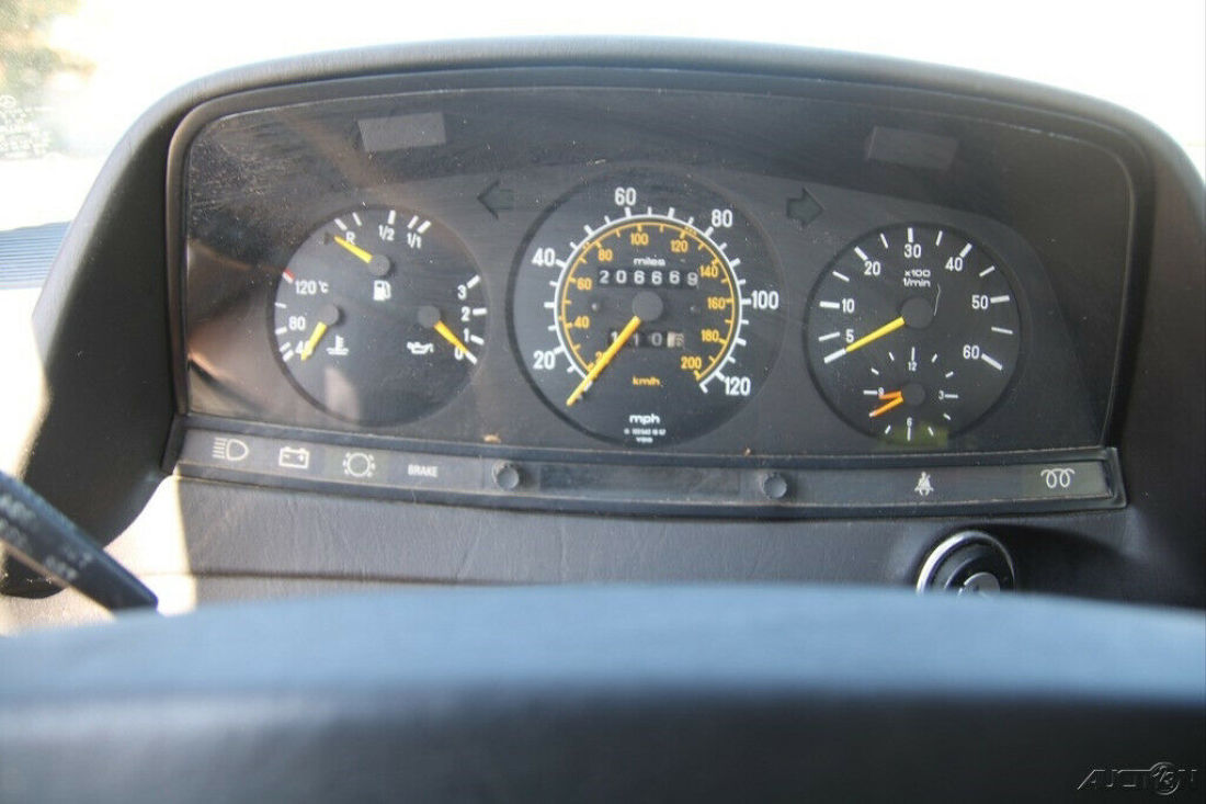 1983 Mercedes-Benz 300-Series 4 Dr Turbodiesel - photo 12