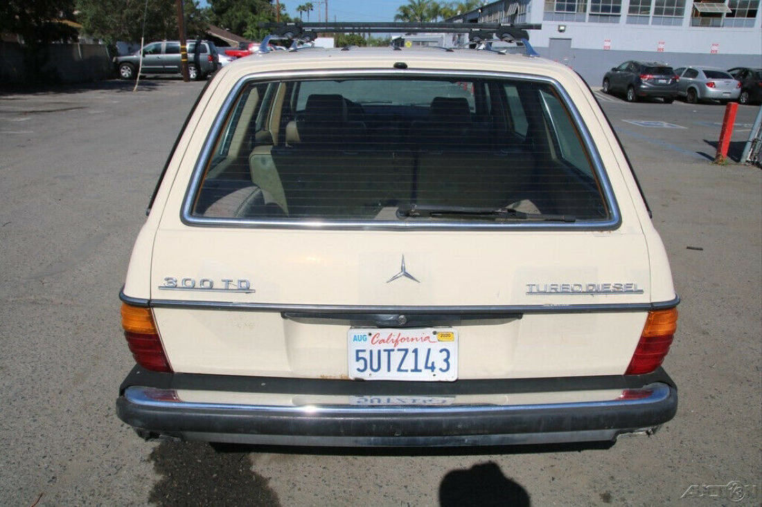 1983 Mercedes-Benz 300-Series 4 Dr Turbodiesel - photo 4