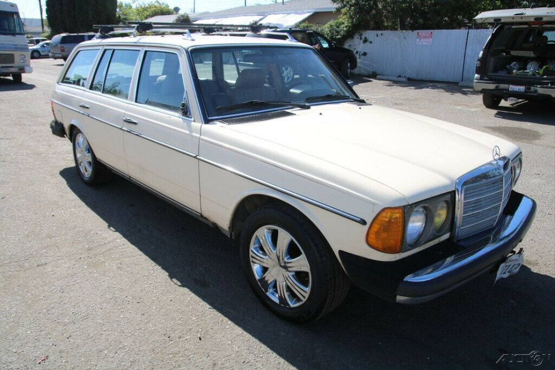 1983 Mercedes-Benz 300-Series 4 Dr Turbodiesel - photo 7