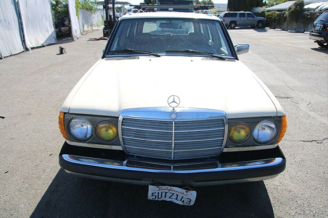1983 Mercedes-Benz 300-Series 4 Dr Turbodiesel - photo 8