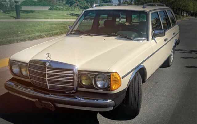 1983 Mercedes-Benz 300-Series MB TEX - photo 4