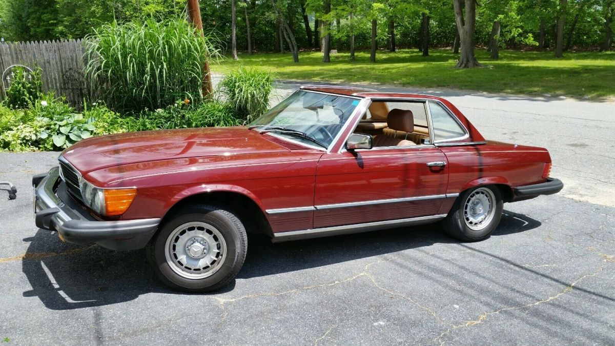 1983 Mercedes-Benz 380 380SL convertible roadster with removable hard top 1983 Mercedes-Benz 300-Series 380SL