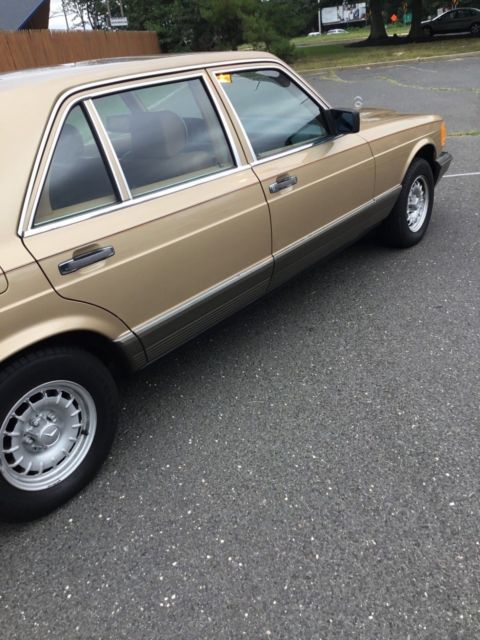 1983 Mercedes-Benz 300-Series sedan - photo 4