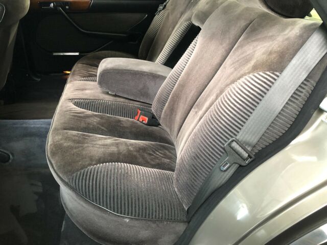 1983 Mercedes-Benz 300-Series - photo 11