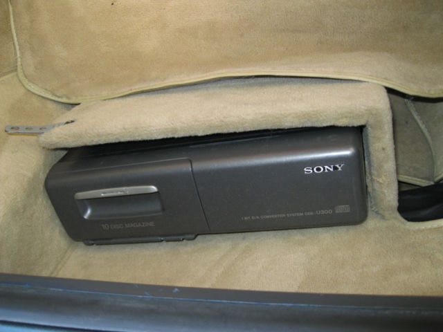 1983 Mercedes-Benz 300-Series Base Convertible 2-Door - photo 10