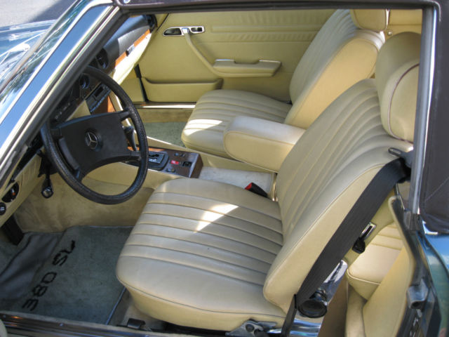 1983 Mercedes-Benz 300-Series Base Convertible 2-Door - photo 3
