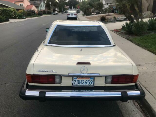 1983 Mercedes-Benz SL-Class Convertible - photo 3