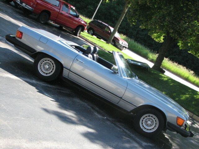 1983 Mercedes-Benz SL-Class CONVERTIBLE - photo 10