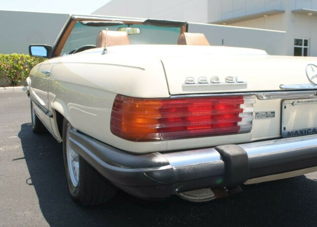 1983 Mercedes-Benz SL-Class 380SL, Both Tops - photo 9