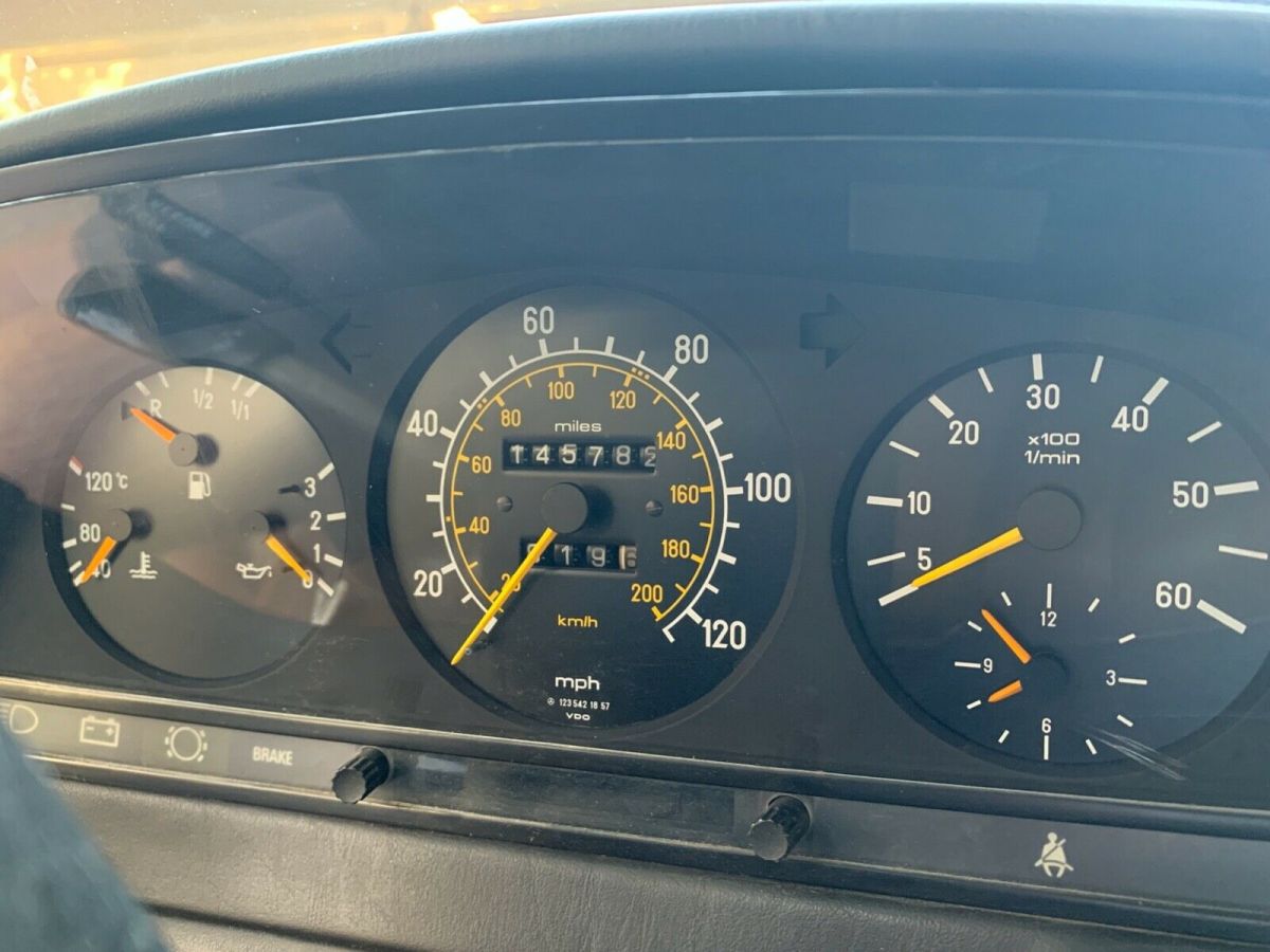 1983 Mercedes-Benz 300-Series - photo 7
