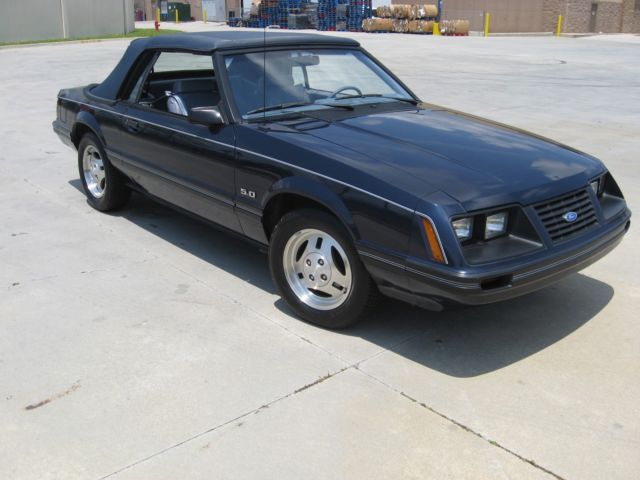1983 Ford Mustang GLX - photo 4