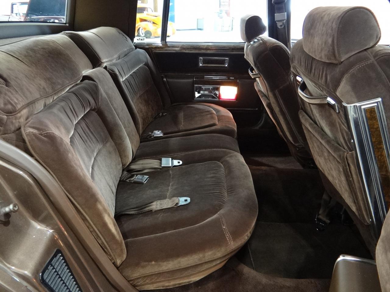 1983 Oldsmobile Ninety-Eight Regency Brougham - photo 5