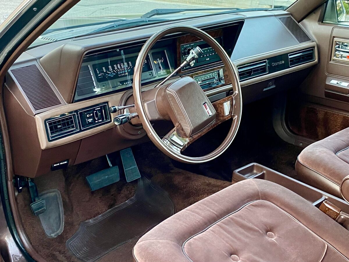 1983 Oldsmobile Cutlass Brougham - photo 10