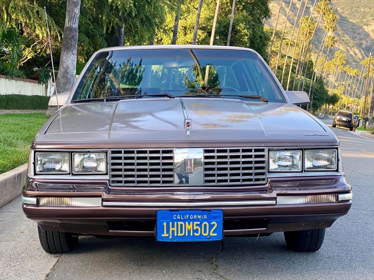 1983 Oldsmobile Cutlass Brougham - photo 2