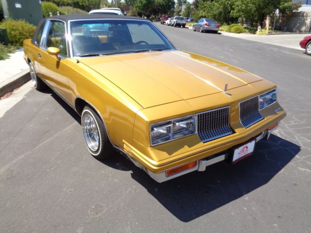 1983 Oldsmobile Cutlass Supreme - Custom Lowrider - Cruiser - NO RESERVE 1983 Oldsmobile Cutlass Brougham