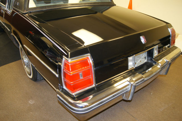 1983 Oldsmobile Eighty-Eight 2dr - photo 2