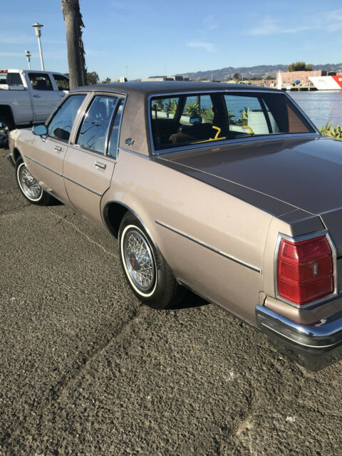 1983 Oldsmobile Eighty-Eight Royale - photo 4