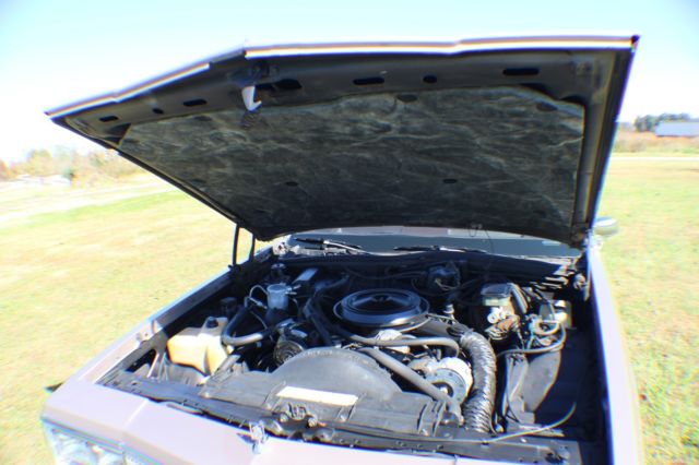 1983 Oldsmobile Ninety-Eight 98 Regency Broughman - photo 10