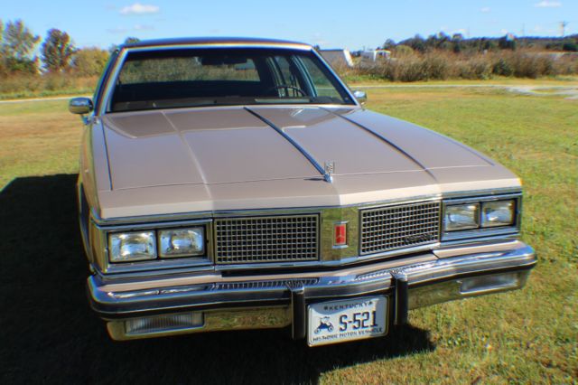 1983 Oldsmobile Ninety-Eight 98 Regency Broughman - photo 4