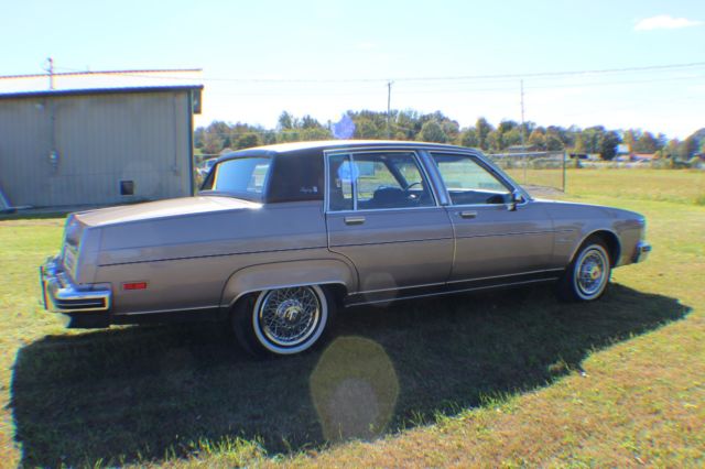 1983 Oldsmobile Ninety-Eight 98 Regency Broughman - photo 6