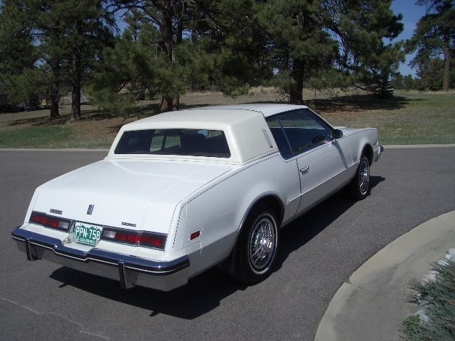 1983 Oldsmobile Toronado Brougham Coupe 2-Door - photo 3