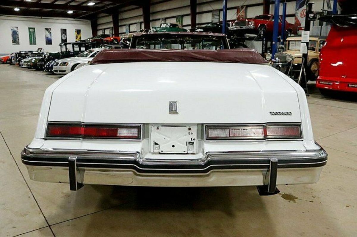 1983 Oldsmobile Toronado Brougham - photo 4