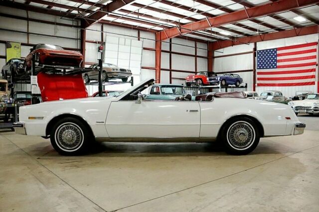 1983 Oldsmobile Toronado Convertible - photo 2